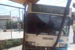 Λεωφορείο του αστικού ΚΤΕΛ,έπεσε σε φούρνο... [photos]
