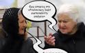 H εικόνα με τις γιαγιάδες που έγινε viral - Τι ρωτάνε για το δημοψήφισμα; [photo] - Φωτογραφία 2