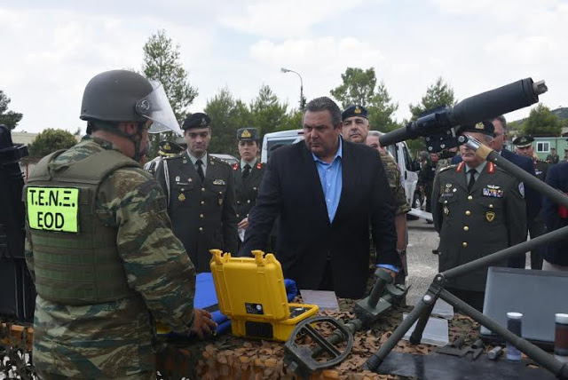 Επίσκεψη ΥΕΘΑ Πάνου Καμμένου στο ΤΕΝΞ και στο Στρατόπεδο «ΓΕΡΑΚΙΝΗ» - Φωτογραφία 12