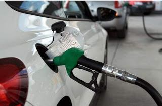 Oι βενζινοπώλες διαμαρτύρονται επειδή τους υποχρεώνουν να δέχονται κάρτες - Φωτογραφία 1