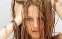 Λιπαρά μαλλιά: Πώς θα φτιάξετε το σαμπουάν που θα σας σώσει