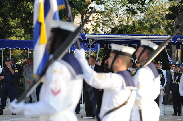 Ο ΥΕΘΑ Πάνος Καμμένος και η Στρατιωτική ηγεσία στην ορκωμοσία των νέων Σημαιοφόρων - Φωτογραφία 13