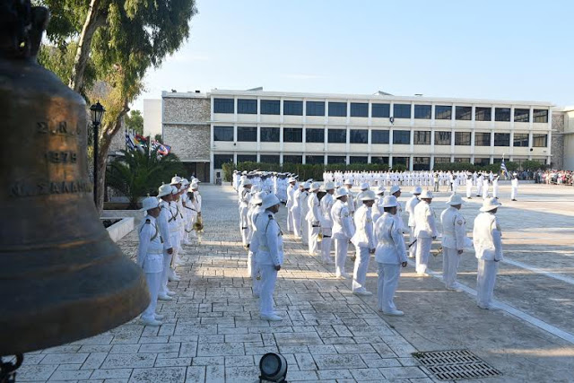 Ο ΥΕΘΑ Πάνος Καμμένος και η Στρατιωτική ηγεσία στην ορκωμοσία των νέων Σημαιοφόρων - Φωτογραφία 17