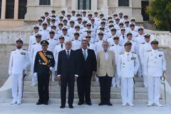Ο ΥΕΘΑ Πάνος Καμμένος και η Στρατιωτική ηγεσία στην ορκωμοσία των νέων Σημαιοφόρων