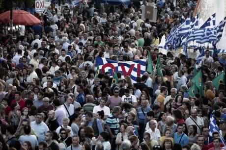 H μάχη των συγκεντρώσεων στην Αθήνα - Το μέτρημα των ναι και των όχι - Δείτε φωτο - Φωτογραφία 12
