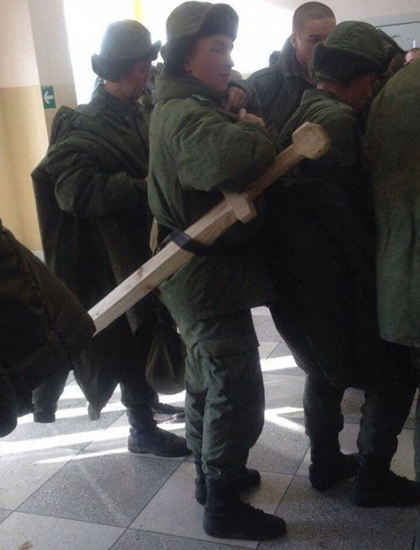 Τα απίστευτα καψόνια του ρωσικού στρατού - Δείτε τι κάνουν στους φαντάρους - Φωτογραφία 5