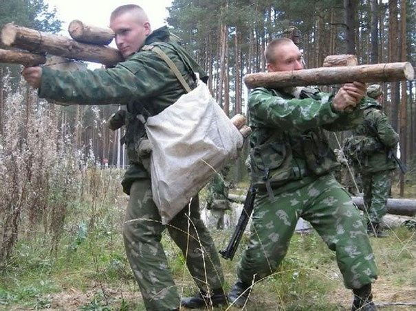 Τα απίστευτα καψόνια του ρωσικού στρατού - Δείτε τι κάνουν στους φαντάρους - Φωτογραφία 8