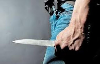 Eπίθεση με μαχαίρι σε ιδιοκτήτη πιτσαρίας στην Αθήνα - Φωτογραφία 1