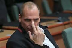 ΣΟΚ! Δείτε την φάτσα του Βαρουφάκη όταν διαβάζει τα μέτρα της συμφωνία... [photos]