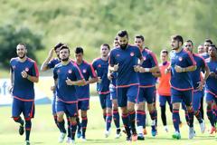 ΜΕ ΕΙΚΟΝΕΣ... Η ΠΡΩΤΗ ΠΡΟΠΟΝΗΣΗ ΤΟΥ ΘΡΥΛΟΥ ΣΤΟ ΖΕΕΦΕΛΝΤ (PHOTOS)