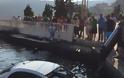 Αυτοκίνητο με τρεις γυναίκες έπεσε στη θάλασσα στον κόμβο Αμφιλοχίας - Φωτογραφία 1