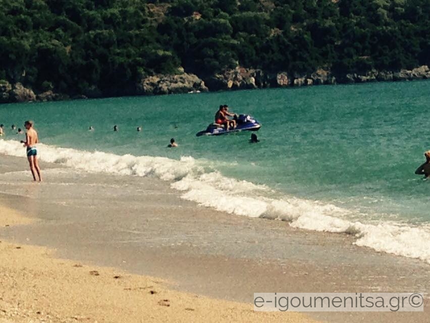 Πέρδικα: Επικίνδυνοι ελιγμοί από Jet ski δίπλα σε λουόμενους στο καραβοστάσι Κύριο [photos] - Φωτογραφία 2