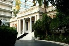 ΠΡΙΝ ΛΙΓΟ: Δε φαντάζεστε ποιος περίμενε τον Τσίπρα στο Μαξίμου - Δείτε τον εξουθενωμένο Πρωθυπουργού... [photos]