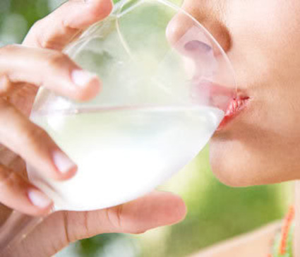 Οι πέντε λόγοι που πρέπει να πίνουμε νερό το πρωί με άδειο στομάχι - Φωτογραφία 1