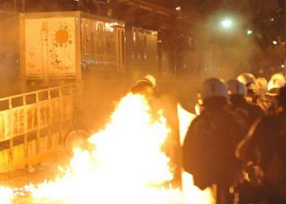 Nεολαία ΣΥΡΙΖΑ: Οι νέοι πήραν πάνω τους την ανατροπή των μνημονιακών κυβερνήσεων και έγιναν σάκος του μποξ - Φωτογραφία 1