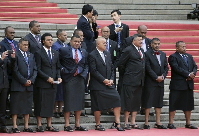 Πρωθυπουργός με γραβάτα και παραδοσιακή… φούστα [photo] - Φωτογραφία 2