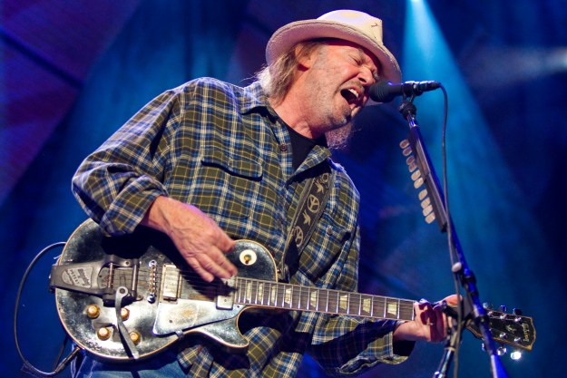 Ο τραγουδιστής Neil Young απέσυρε τα τραγούδια του από την υπηρεσία Apple Μουσική - Φωτογραφία 1