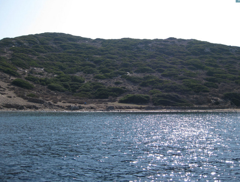 Το νησί στο Αιγαίο με τις τρεις αμμουδερές παραλίες και το ερειπωμένο σπίτι, που αγόρασε ο Τζόνι Ντεπ - Φωτογραφία 12