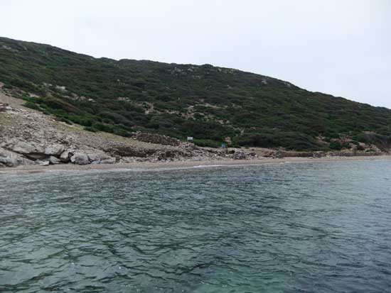 Το νησί στο Αιγαίο με τις τρεις αμμουδερές παραλίες και το ερειπωμένο σπίτι, που αγόρασε ο Τζόνι Ντεπ - Φωτογραφία 6
