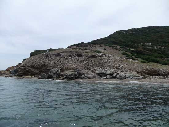 Το νησί στο Αιγαίο με τις τρεις αμμουδερές παραλίες και το ερειπωμένο σπίτι, που αγόρασε ο Τζόνι Ντεπ - Φωτογραφία 9