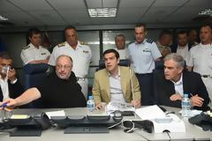 Ενημέρωση του Πρωθυπουργού στο ΥΠΕΘΑ για την επιχείρηση κατάσβεσης των πυρκαγιών