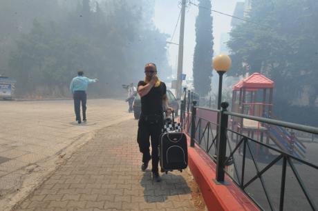 Αποπνικτική η ατμόσφαιρα στον Καρέα - Φεύγουν οι κάτοικοι - Δείτε φωτο - Φωτογραφία 7
