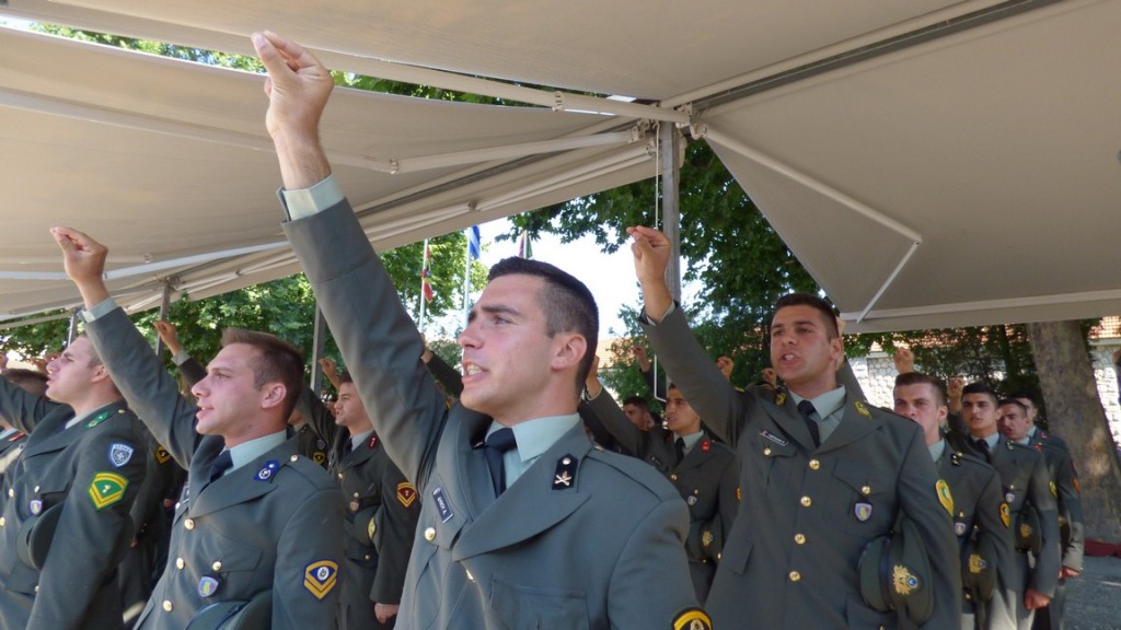 Ορκίζομαι να φυλάττω πίστη εις την Πατρίδα βροντοφώναξαν οι Λοχίες της ΣΜΥ (φωτορεπορταζ & vid)…Σαστίζοντας ακόμη και τον Αρχηγό του ΓΕΣ ! - Φωτογραφία 19