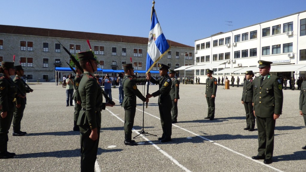 Ορκίζομαι να φυλάττω πίστη εις την Πατρίδα βροντοφώναξαν οι Λοχίες της ΣΜΥ (φωτορεπορταζ & vid)…Σαστίζοντας ακόμη και τον Αρχηγό του ΓΕΣ ! - Φωτογραφία 6