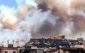 Η Ακρόπολη πνιγμένη στον καπνό - Φωτογραφίες θλίψης από την πυρκαγιά στην Αττική