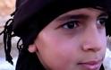 Σοκαριστικό: 12χρονο παιδί αποκεφαλίζει όμηρο του ISIS [photos]