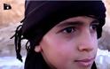 Σοκαριστικό: 12χρονο παιδί αποκεφαλίζει όμηρο του ISIS [photos] - Φωτογραφία 2