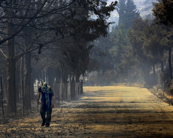 Ραγίζει καρδιές! Οι εικόνες καταστροφής από τον Υμηττό που κάνουν τον γύρο του κόσμου [photos] - Φωτογραφία 13