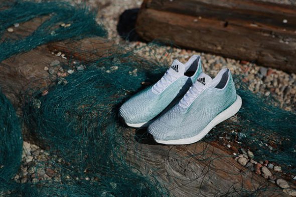 Adidas: Το πρώτο ζευγάρι παπούτσια εξολοκλήρου από ανακυκλωμένα σκουπίδια των ωκεανών [Pics] - Φωτογραφία 1