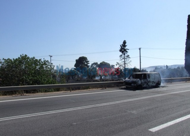 ΠΥΡΚΑΓΙΑ στο Κορωπί από διερχόμενο όχημα [photos] - Φωτογραφία 6