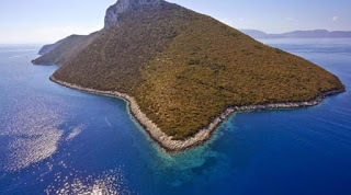 Focus: Οι Ελβετοί θέλουν τα ελληνικά νησιά για να... σώσουν την Ελλάδα - Φωτογραφία 1