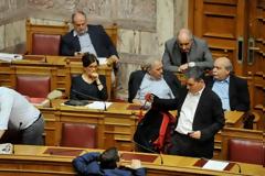 Ο δημοφιλής κύριος...καθηγητής - Το... ρεκόρ του Τσακαλώτου στη χθεσινή συνεδρίαση της Ολομέλειας