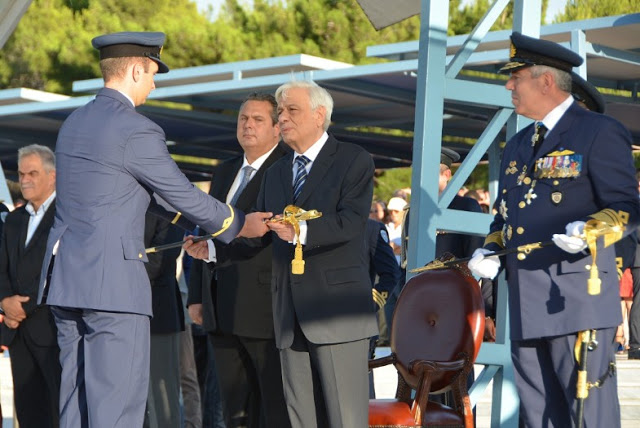 Η πολιτική και στρατιωτική ηγεσία του ΥΠΕΘΑ στην ορκωμοσία των νέων Ανθυποσμηναγών [photos] - Φωτογραφία 12