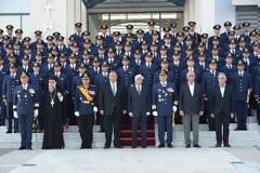 Η πολιτική και στρατιωτική ηγεσία του ΥΠΕΘΑ στην ορκωμοσία των νέων Ανθυποσμηναγών