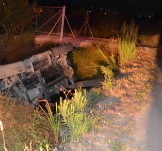 ΑΡΓΟΣ: ΙΧ Επιβατικό έπεσε στο ποτάμι στην Αγία Αννα [photos] - Φωτογραφία 2