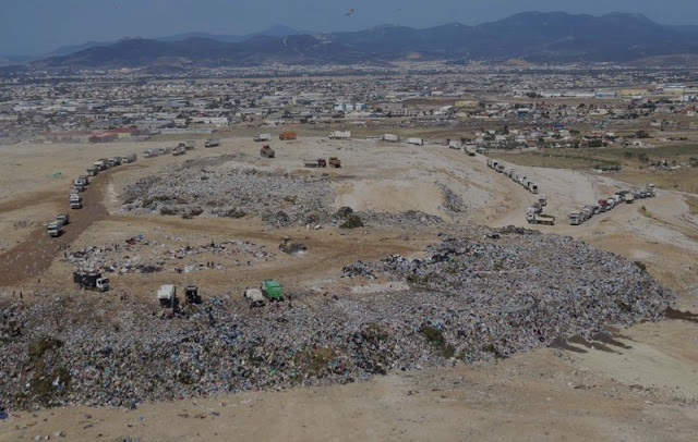Βραδυφλεγής υγειονομική και περιβαλλοντική βόμβα ο ΧΥΤΑ Φυλής  – Χιλιάδες οι τόνοι των ακάλυπτων απορριμμάτων - Φωτογραφία 3