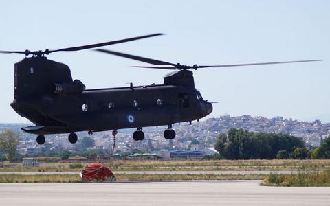 Οι «καμικάζι» στην καρδιά της πύρινης κόλασης (βίντεο και εικόνες) - Φωτογραφία 4