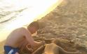 Ηλεία: Ο καλλιτέχνης της άμμου που εντυπωσιάζει τους λουόμενους - Φωτογραφία 2