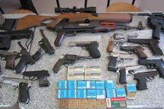 Πάτρα: 45χρονος έμπορος κυνηγετικών όπλων ο αρχηγός της σπείρας εμπορίας όπλων – Συνελήφθη και 34χρονος από το Ρίο