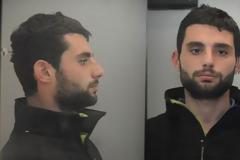 Εξάρχεια: Κυκλοφορεί ελεύθερος και είναι επικίνδυνος
