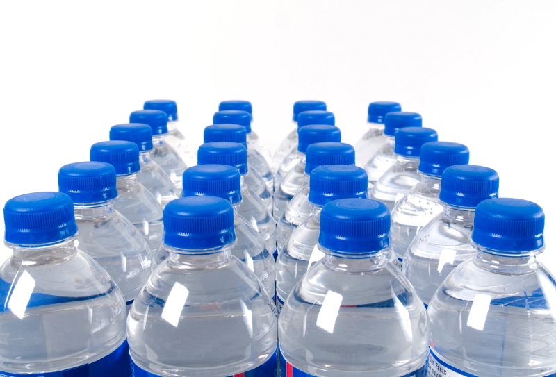 Ποιους κινδύνους κρύβουν τα πλαστικά μπουκάλια που ξαναχρησιμοποιούνται - Φωτογραφία 1