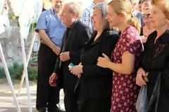 Οδύνη στην κηδεία της Λένας Παπαθεμελή
