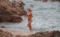 Heidi Klum: Με κορμί και... συμπεριφορά 20άρας - Τα «καυτά» φιλιά στην παραλία - Φωτογραφία 15