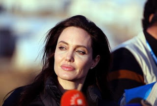 Σοκ προκαλεί η Angelina Jolie: Νέες σοκαριστικές φωτογραφίες - Τι συμβαίνει με την υγεία της; - Φωτογραφία 1