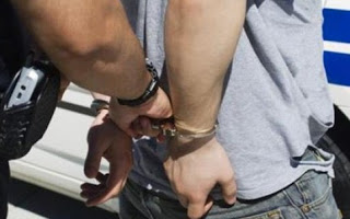 Συλλήψεις στη Νίκαια για τουλάχιστον 10 διαρρήξεις και κλοπές - Φωτογραφία 1