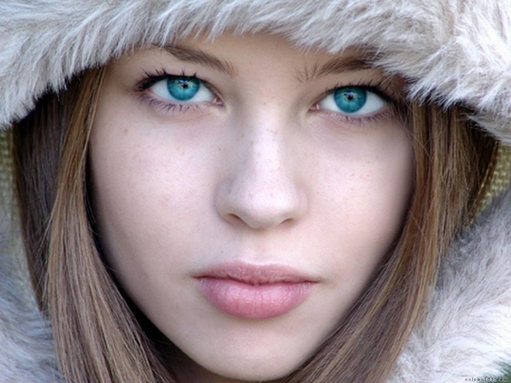 Δείτε τι γυναικάρα έγινε το κοριτσάκι του «The Ring» [photos] - Φωτογραφία 3